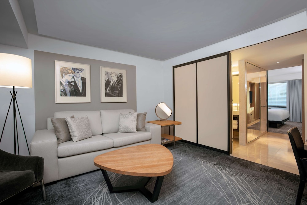 Deluxe Suite, 2 Double Beds, Accessible, Bathtub (Hearing)