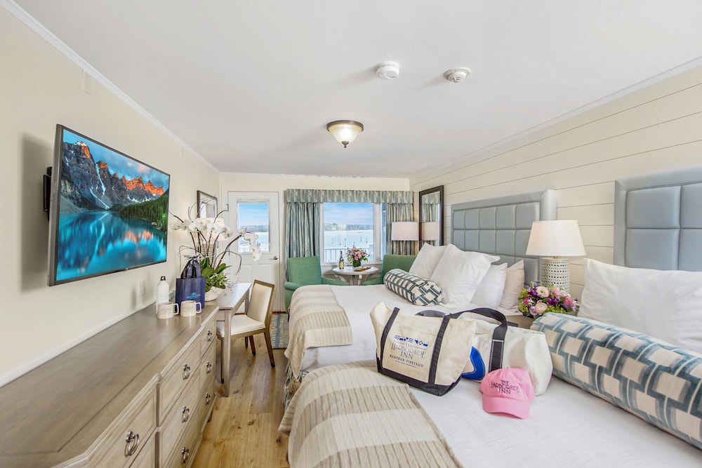 Grand Room, 2 Queen Beds, Balcony, Harbor View