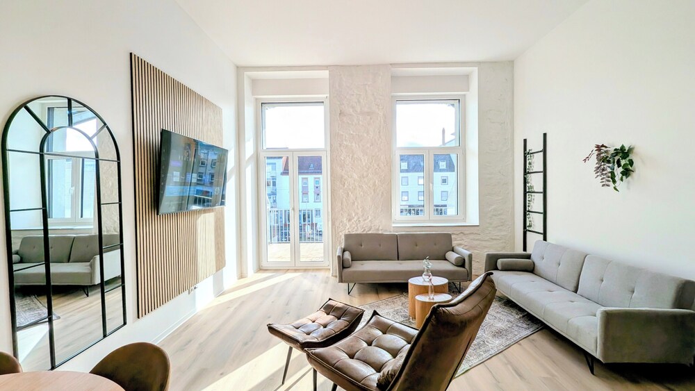 Luxury Suite, 1 Bedroom, Balcony, City View photo 2