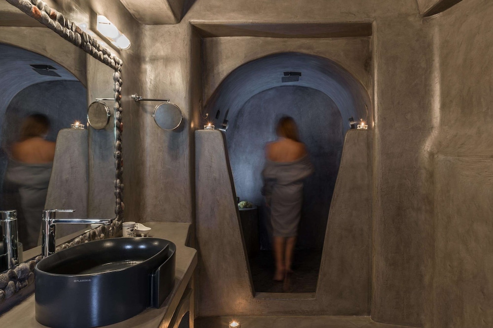 Pythia Suite photo 2