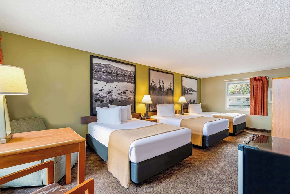 Room, Multiple Beds, Non Smoking, Refrigerator - Photo 1