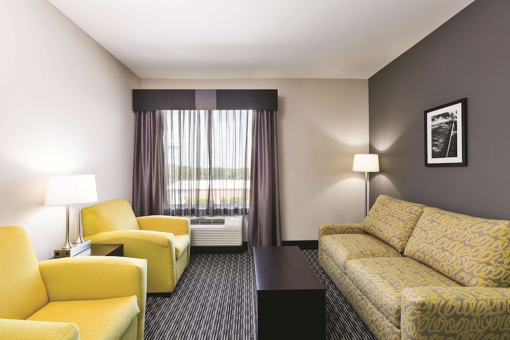 Deluxe Room, 1 King Bed, Non Smoking photo 1