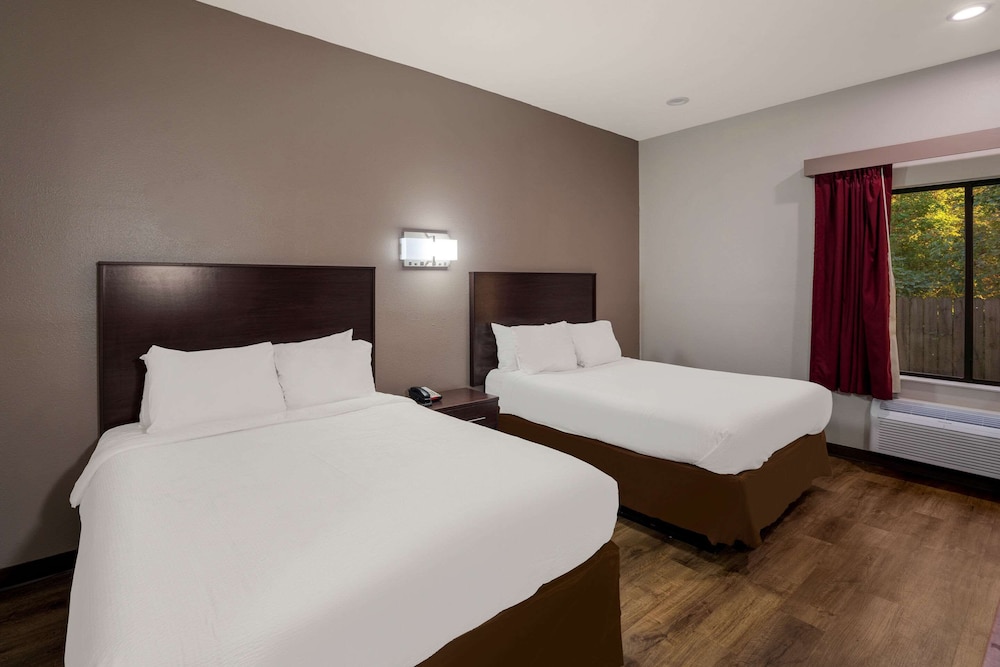 Standard Room, 2 Queen Beds, Non Smoking - Photo 3