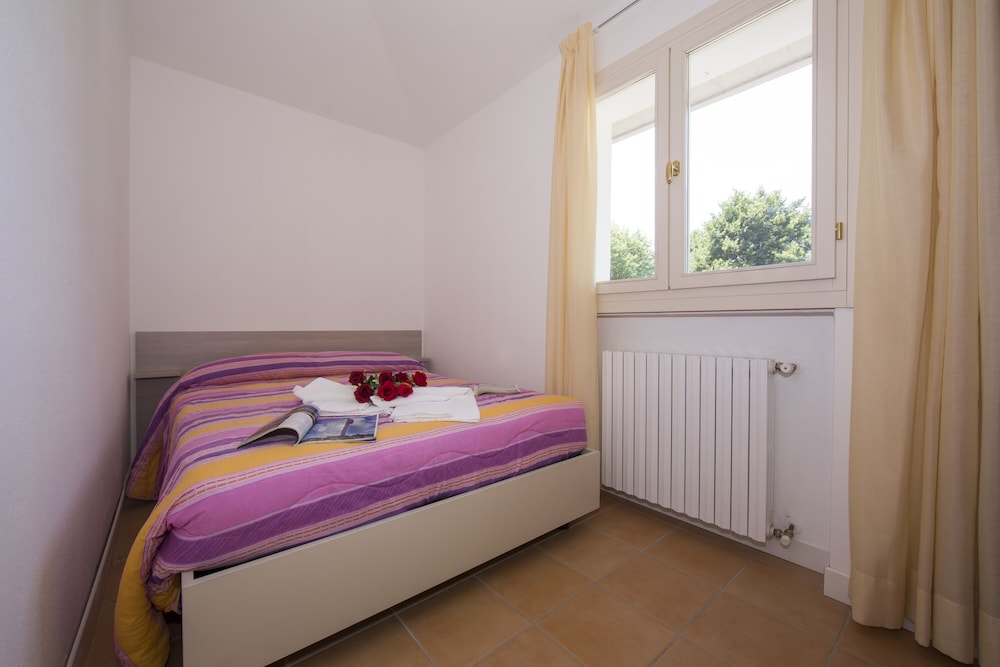 Family Studio, Mountain View, Lakeside (Porto Letizia Tulipano 7)