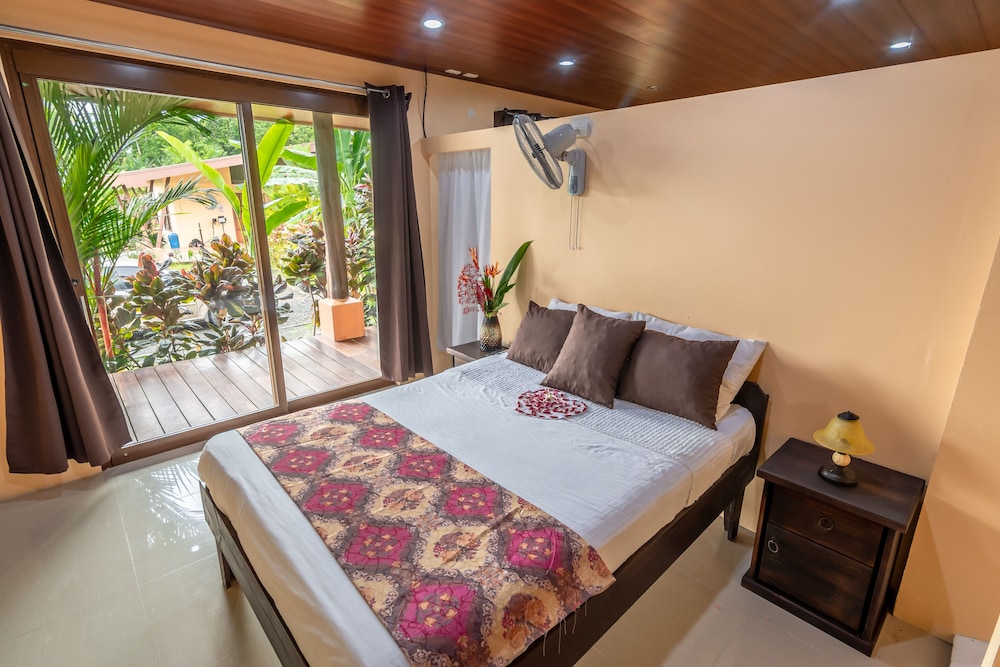 Standard Room, 2 Bedrooms photo 1