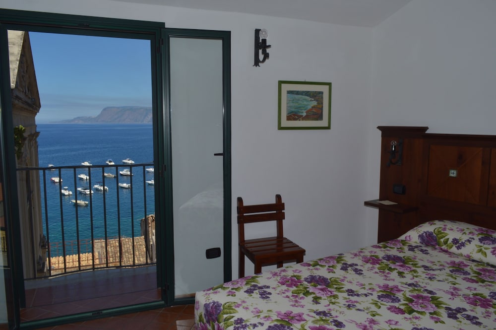Standard Double Room, Sea View photo 2