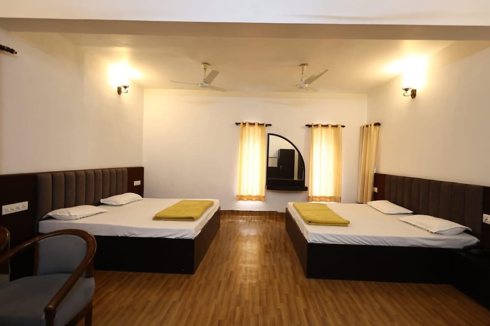 Deluxe Quadruple Room, Multiple Beds, Non Smoking, Private Bathroom
