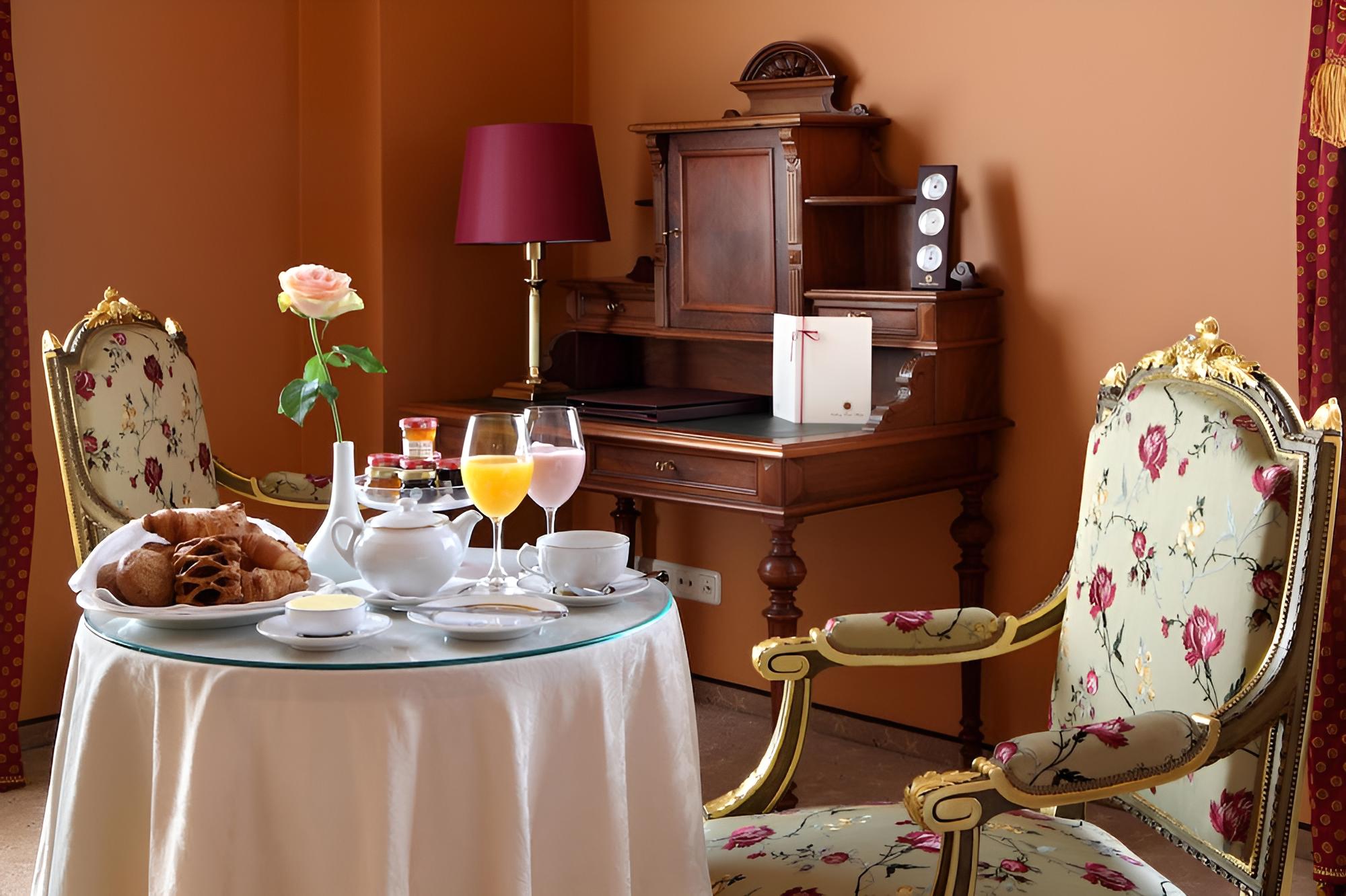 Business Deluxe Suite