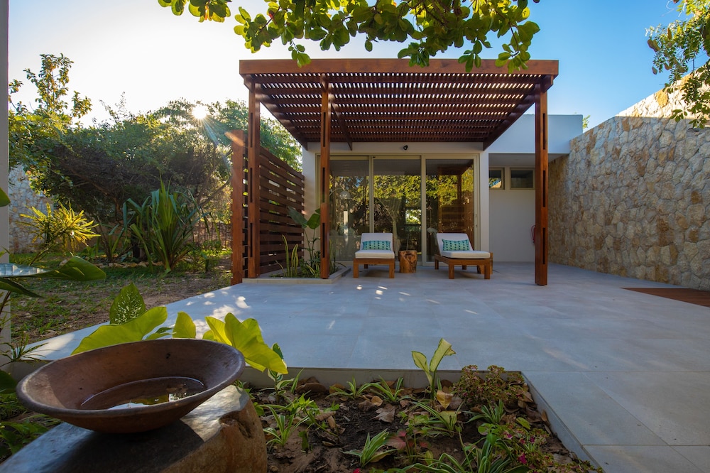 Suite, Accessible, Garden Area photo 3