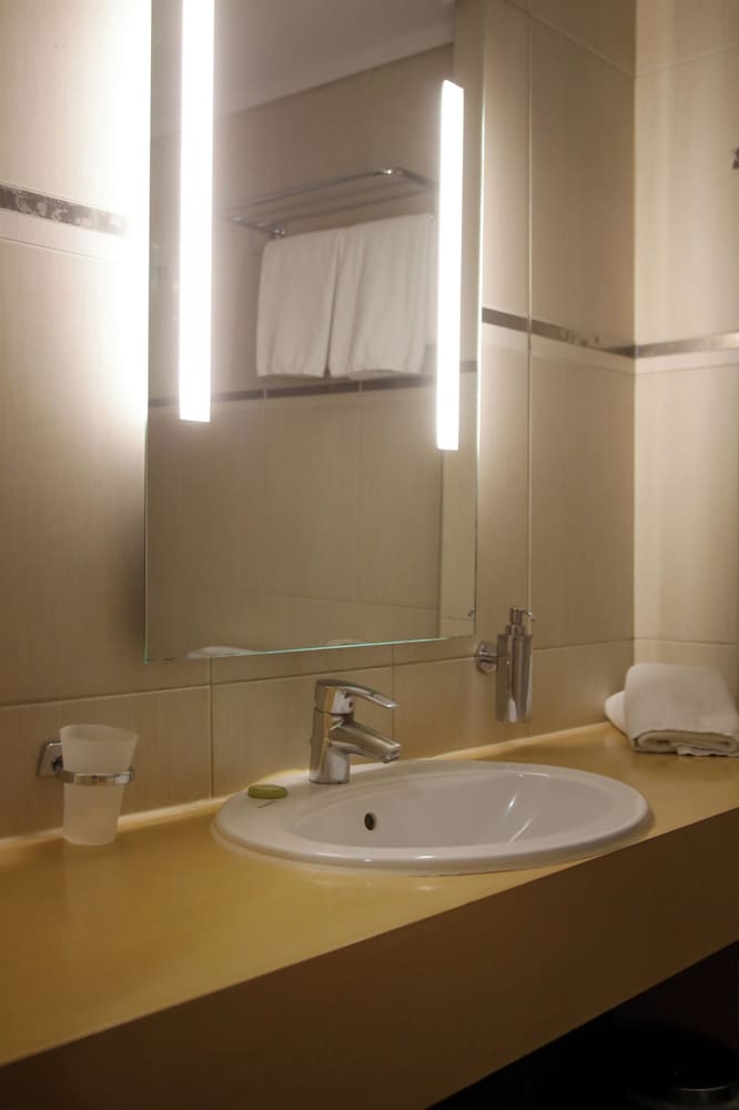 Economy Suite - Photo 19