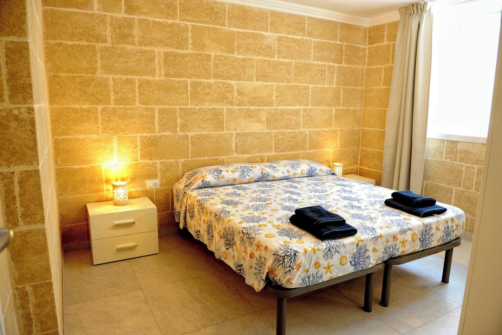 Family Villa, Multiple Bedrooms (Villa Vanissia With Garden And Sea)