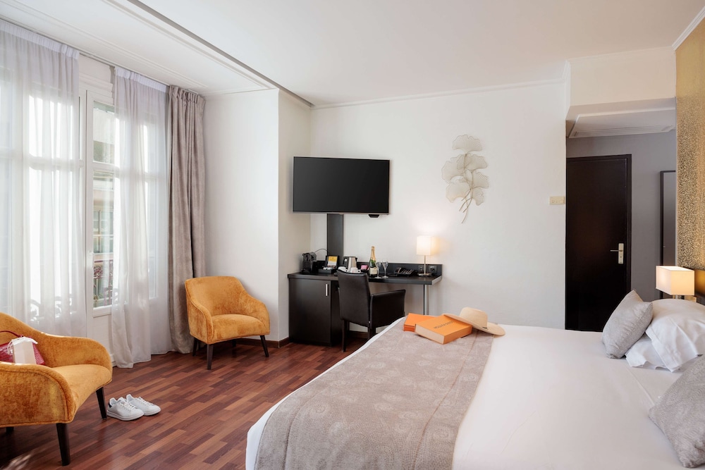 Deluxe Room, 1 King Bed, Non Smoking (Twin bed on request) - Photo 12