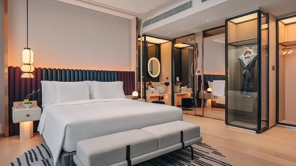 1 King Suite - Photo 2