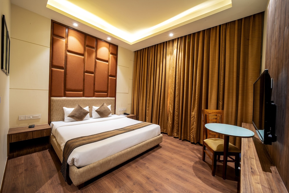 Executive Room - Photo 14