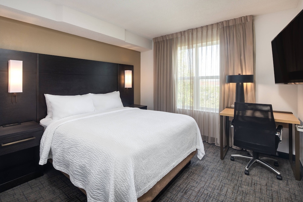 Suite, Multiple Beds - Photo 2