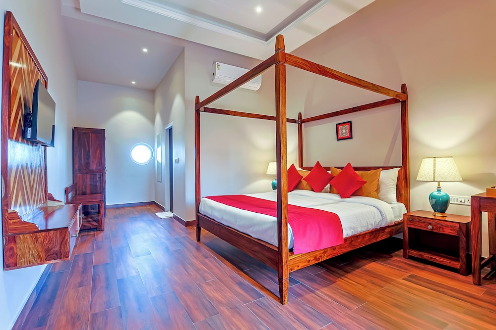 Luxury Room, Pool View photo 3