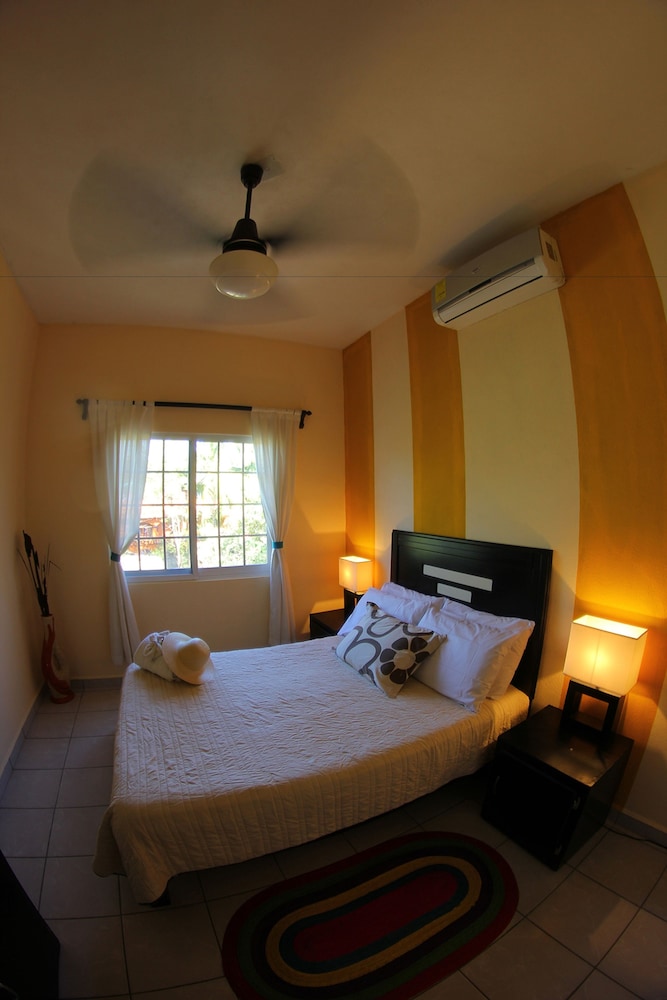 Comfort Suite, 1 cama de casal, banheiro privativo, vista para a praia
