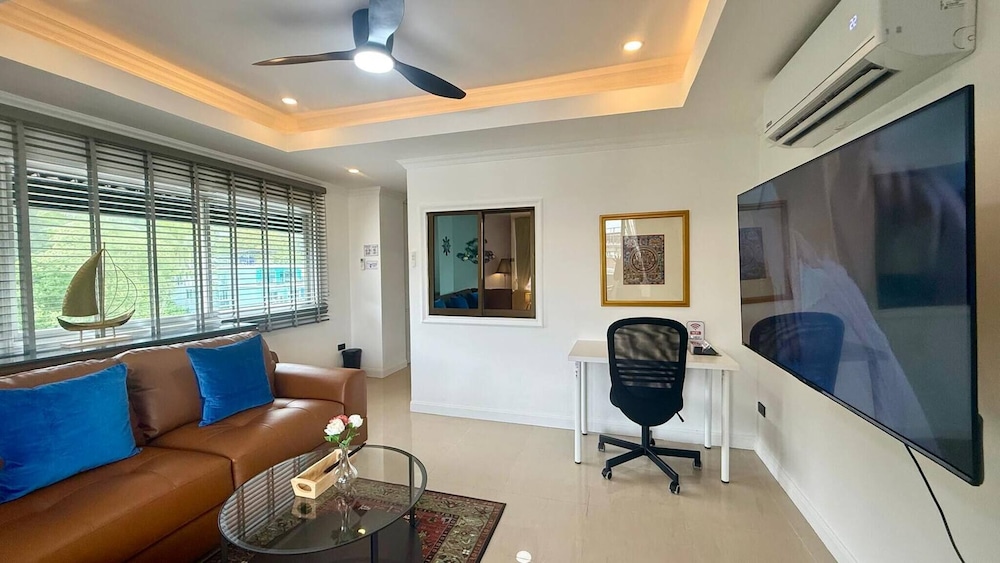 Condo, 1 Bedroom, Accessible, Balcony