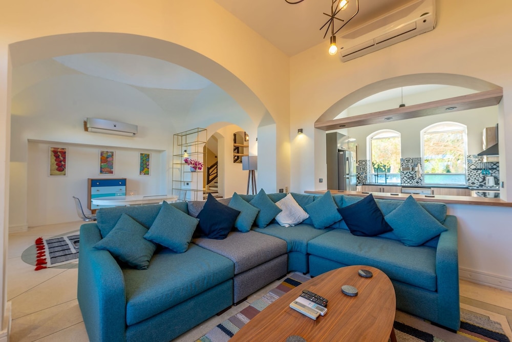 Villa photo 3