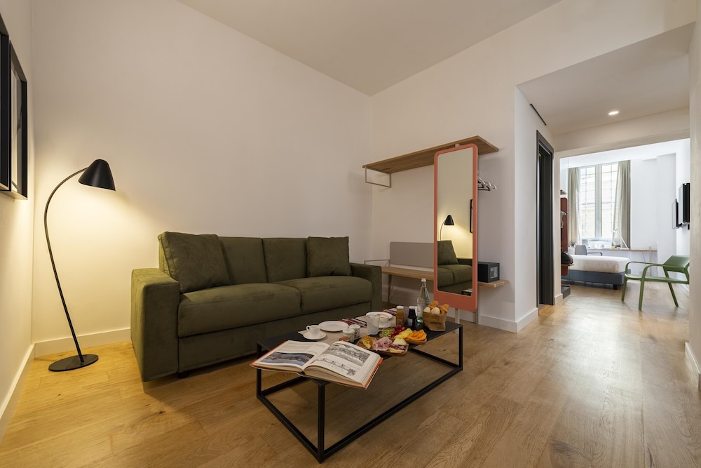Studio Suite photo 2