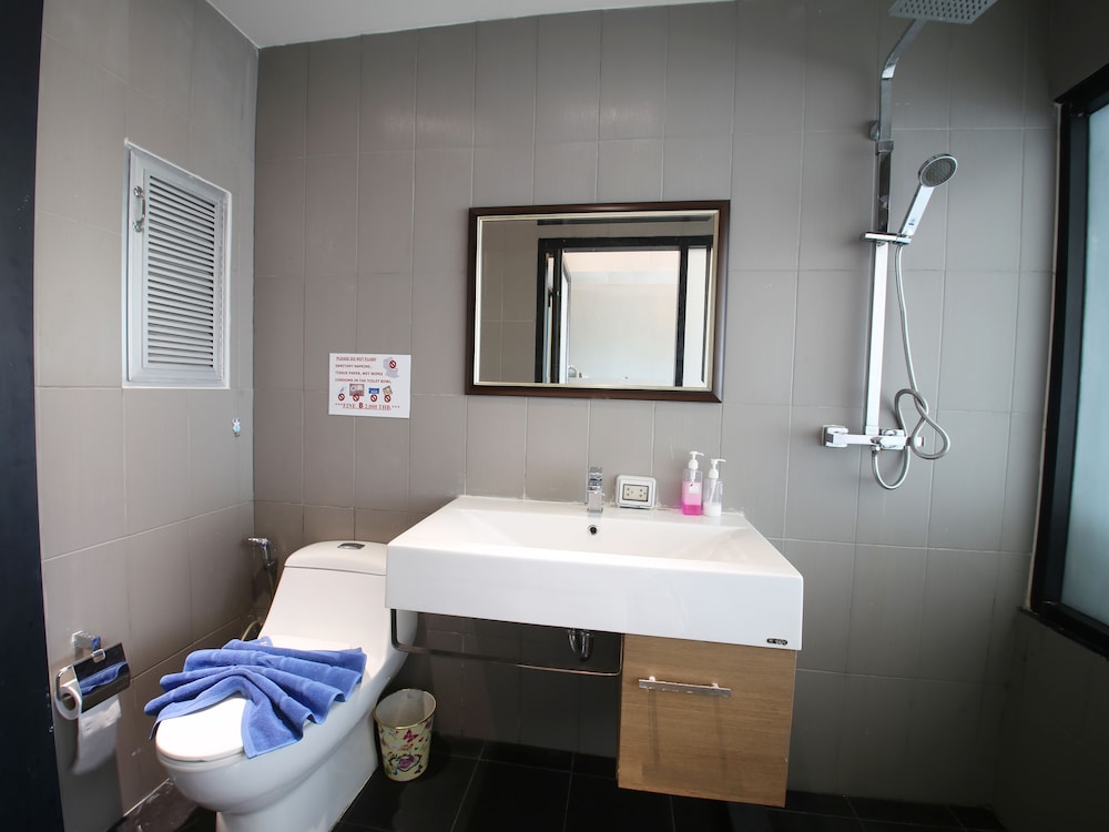 Superior Room, 1 King Bed photo 2