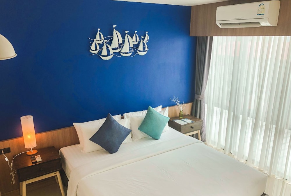 Standard Double Room - Free Airport Shuttle photo 3