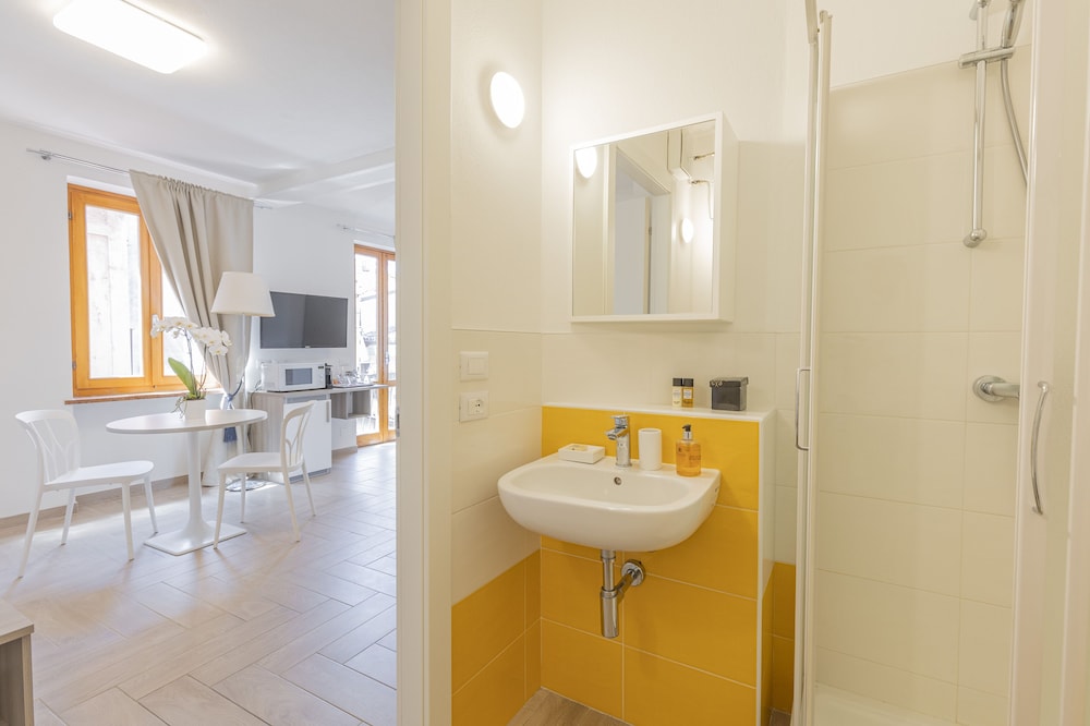 Luxury Quadruple Room, Terrace, City View photo 3