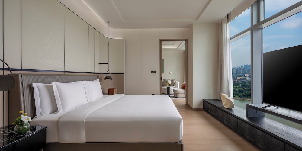 One Bedroom Suite River View