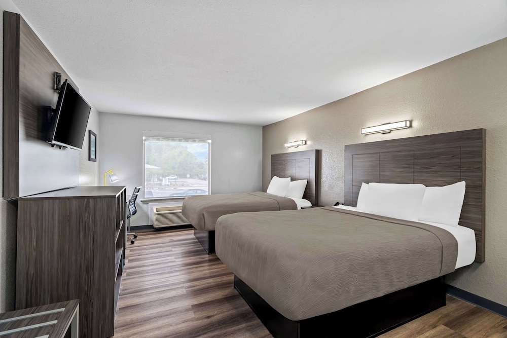 Room, 2 Queen Beds, Non Smoking - Photo 5