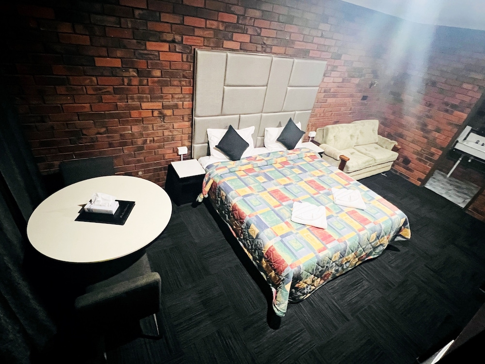 Queen Room photo 3