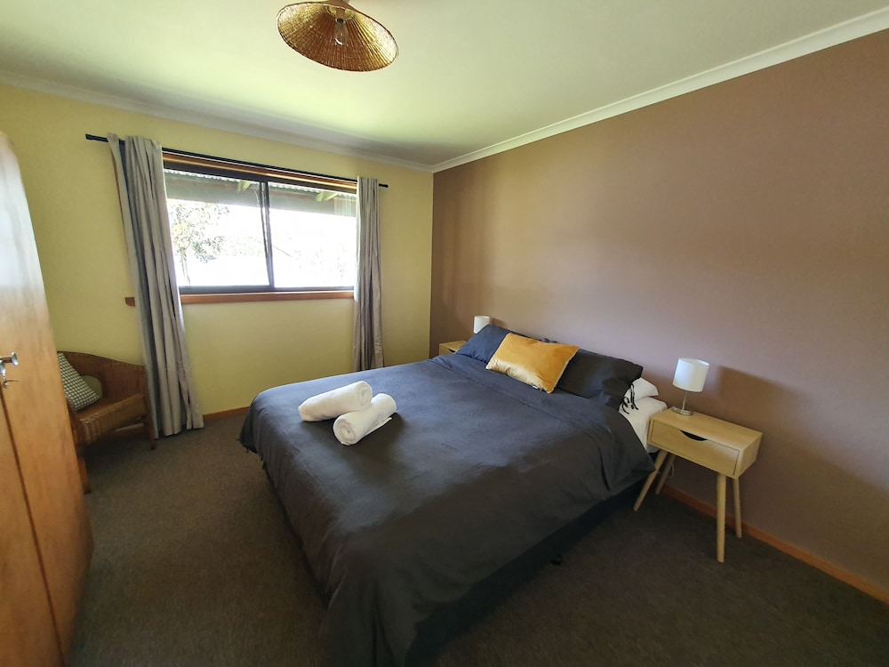 Panoramic Cabin, 2 Bedrooms, Lake View photo 2