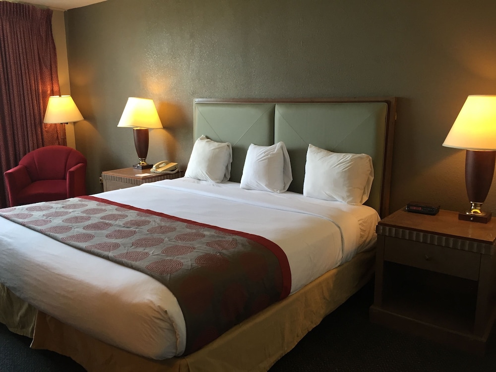 Economy Quadruple Room photo 2