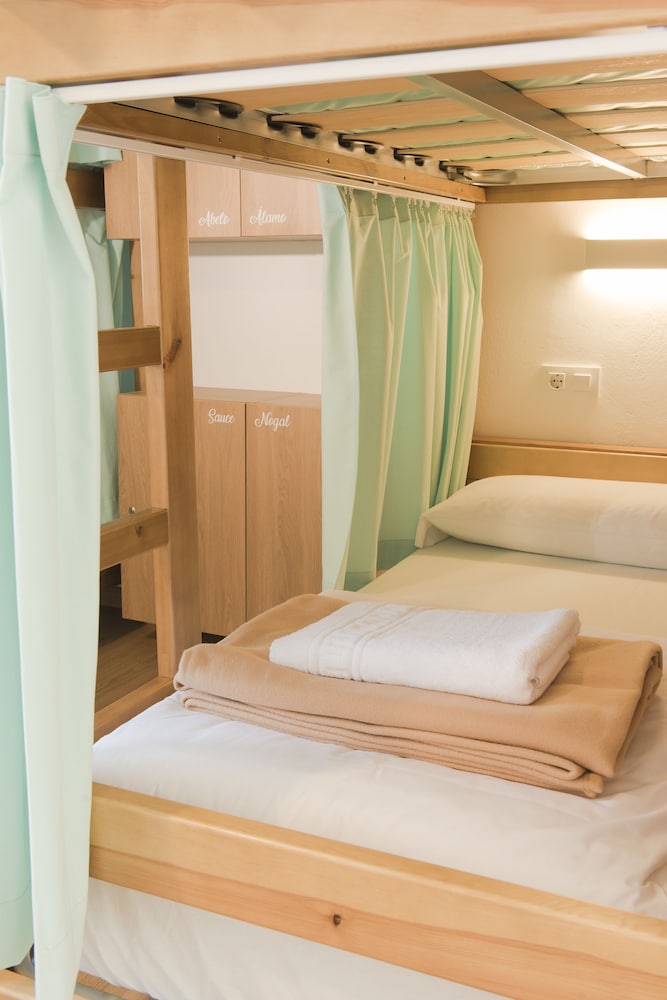 Dormitorio Compartido, Baño Compartido (1 Cama en Dormitorio de 6 Camas)
