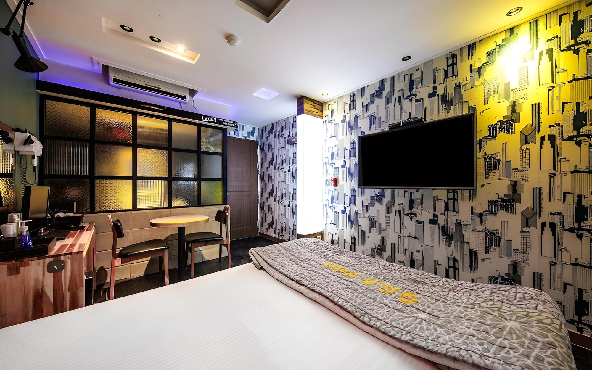 Room (Standard (OTT)) - Photo 8