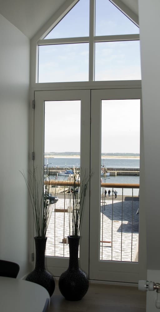 Panoramic Apartment, 2 Twin Beds, Accessible, Sea View thumbnail 5