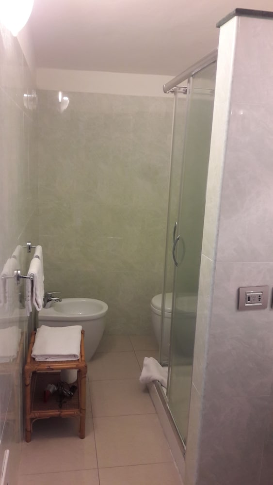 Mansarda con letto matrimoniale o 2 letti singoli, 1 camera da letto