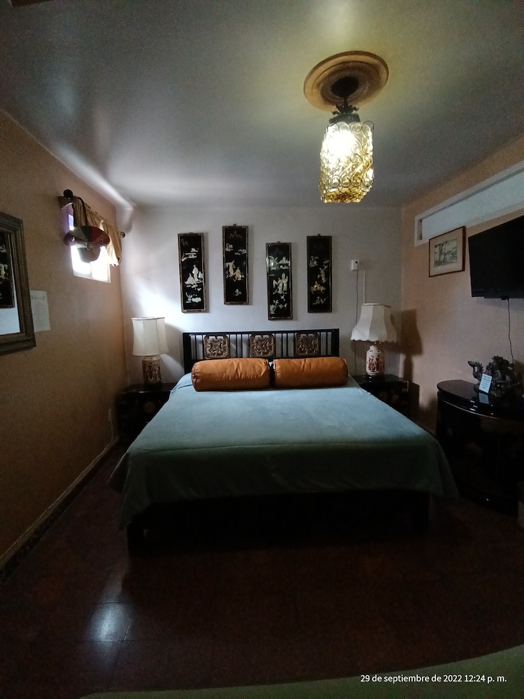 Romantic Room, 1 Bedroom, Jetted Tub, Corner photo 2