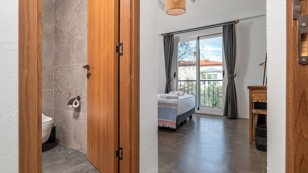 Deluxe Double Room, Balcony, City View