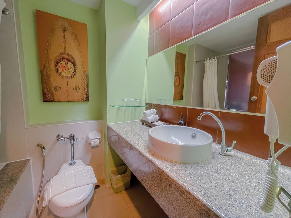 Deluxe Room, 2 Twin Beds - Photo 5