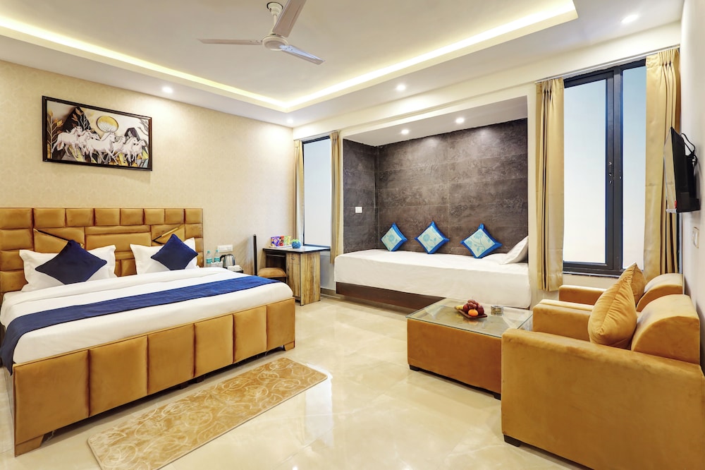 Suite - Photo 9