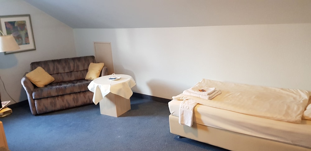 Basic Single Room photo 2
