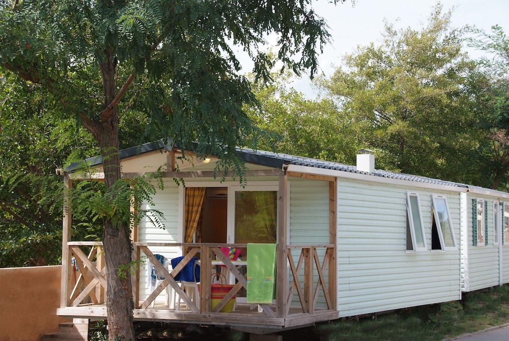 Mobile Home, 2 Bedrooms photo 3
