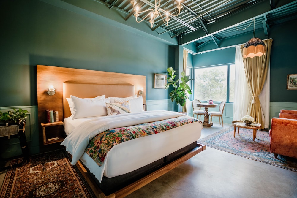 Junior Suite, 1 King Bed, Non Smoking (Large)
