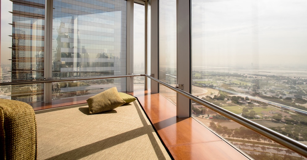 Executive Suite thumbnail 6