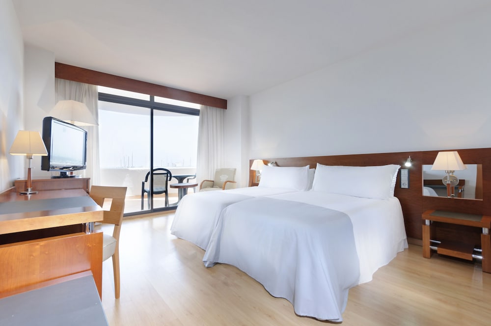 Standard Room, Sea View (2 adults + 1 child) - Photo 1