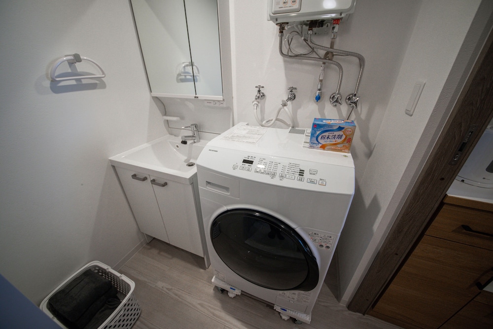 Basic Apartment - Photo 4