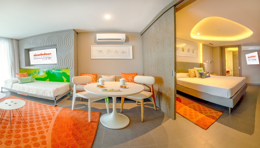 Suite, Oceanfront (SWIM-UP KING) - Photo 1