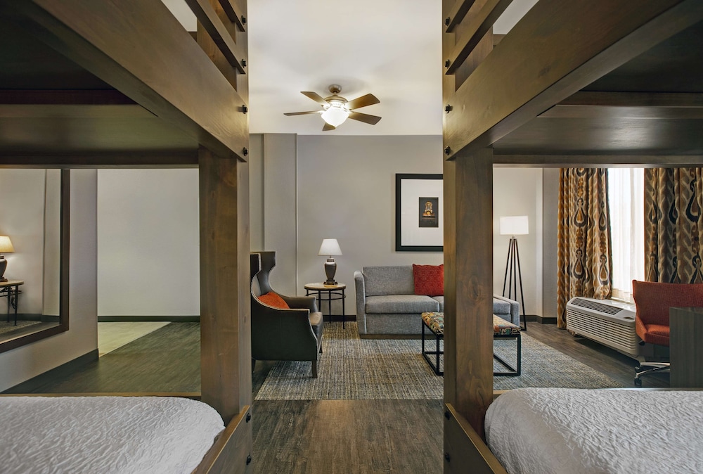 Suite, Multiple Beds, Non Smoking