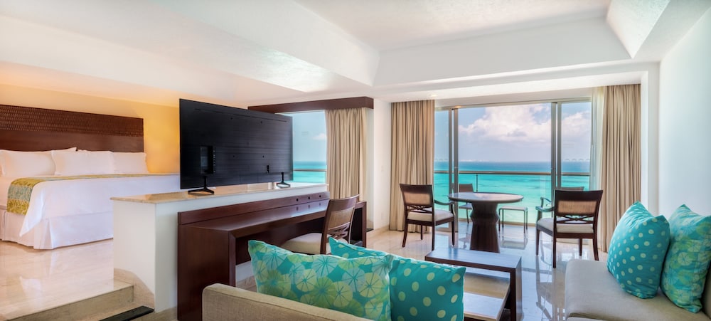 Infinite Ocean Front Two Bedroom Master Suite (1K+2Q) - Photo 1