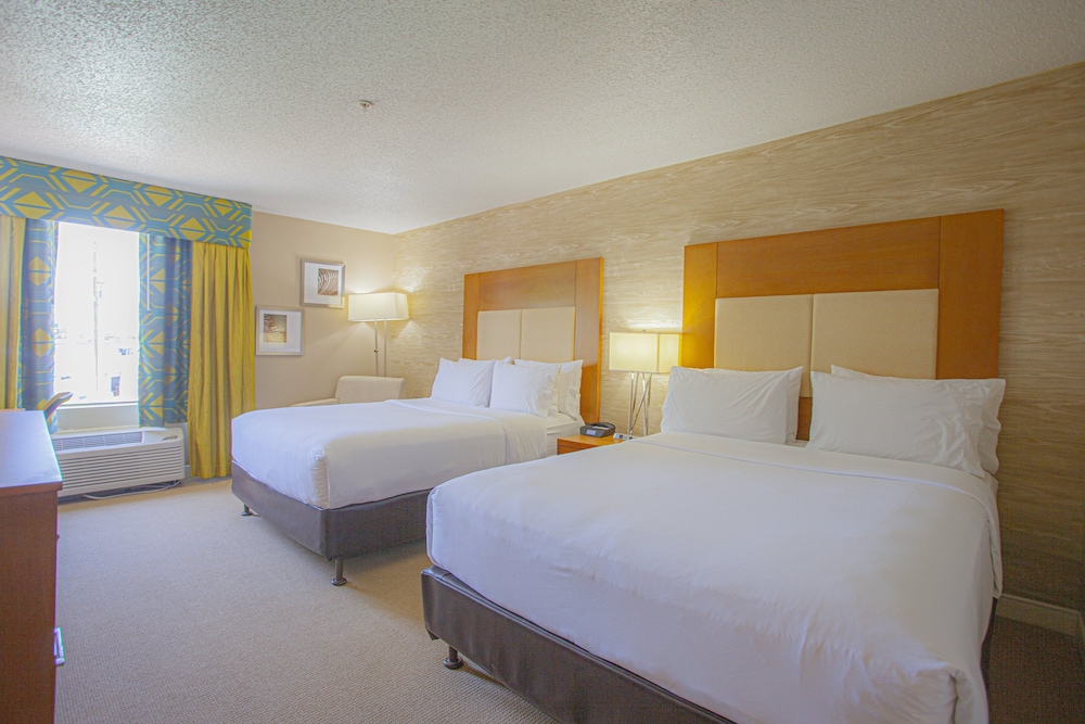 Suite, 2 Queen Beds - Photo 1